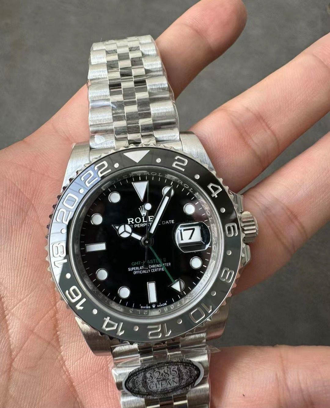 GMT-Master II 126710GRNR – Grey-Black Bezel & Green Hand Super Clone