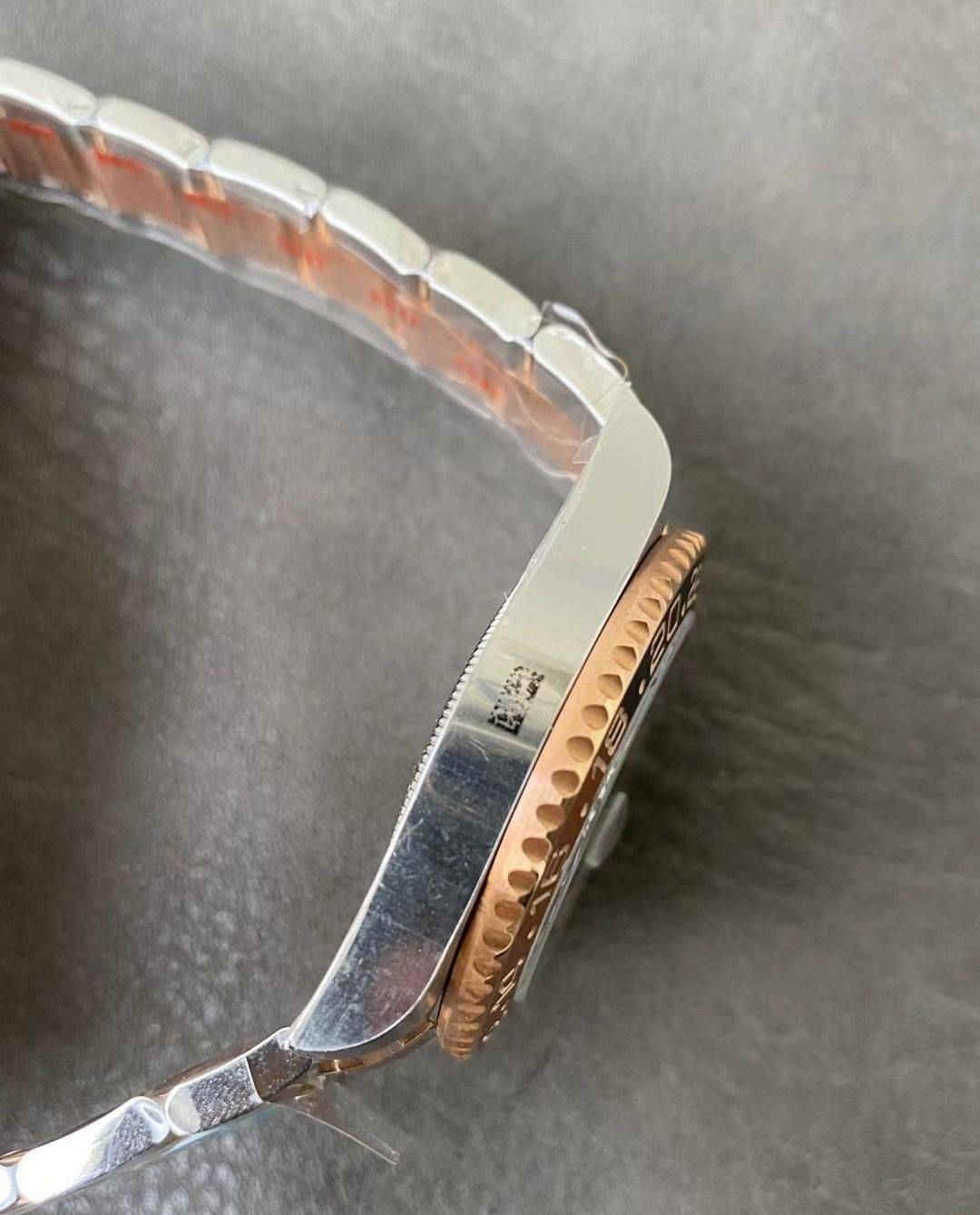 GMT Master II CHNR 3285 – Premium CHNR Two-Tone Bezel GMT Replica Watch